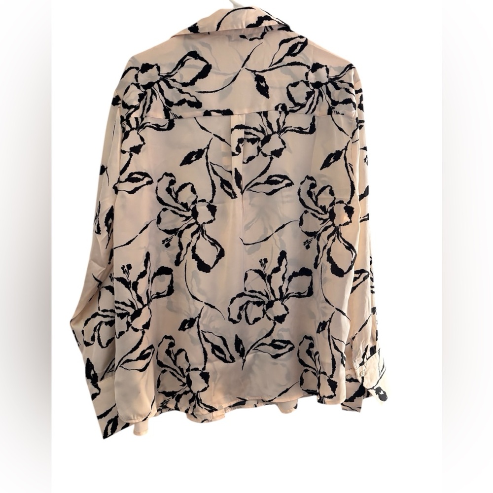 Silk-Blend Long Sleeve Button-Up Dress Shirt — Black Floral on Cream - Picture 2 of 4